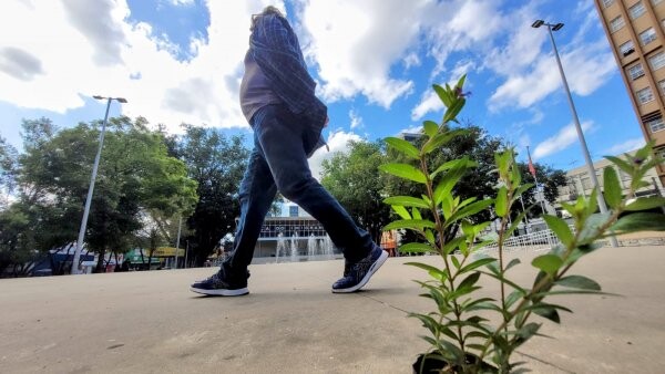 comur-homenageia-novo-hamburgo-com-canteiros-na-praca-do-imigrante